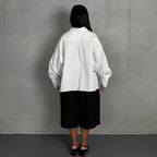 08. BUTTON UP